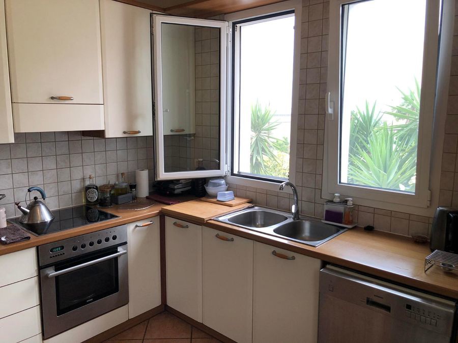 Sea View Residence in Saronida