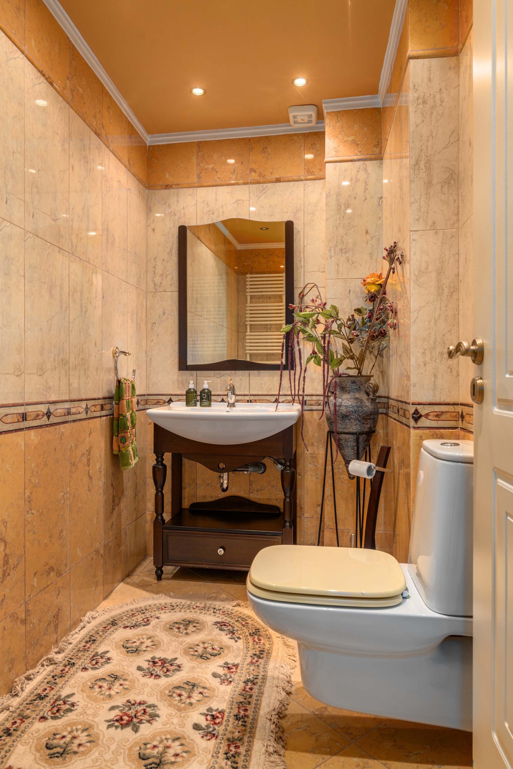 03b65388738142b685916f42f4b3d3c9-original