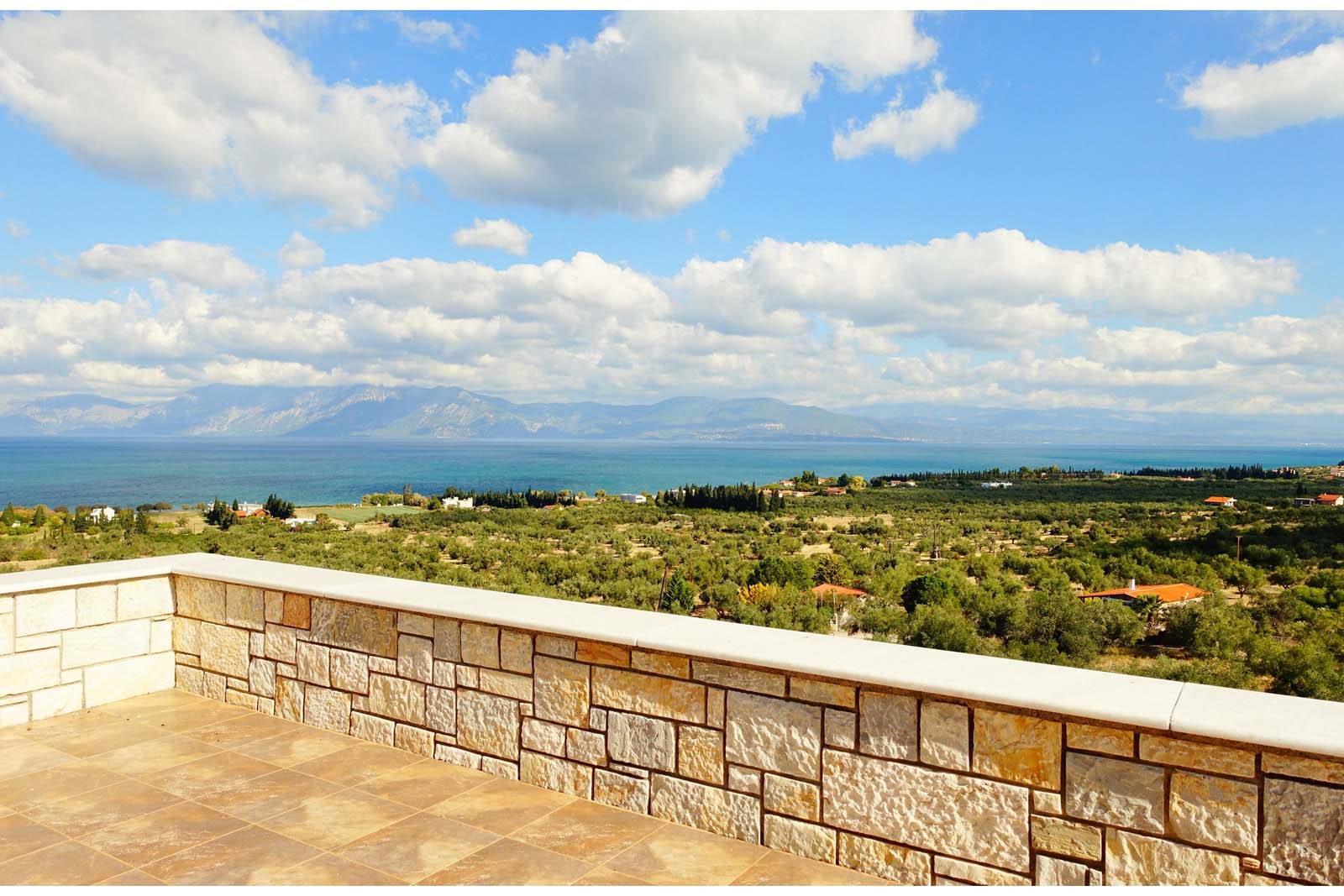 Contemporary Estate with Pool in Anthidonos