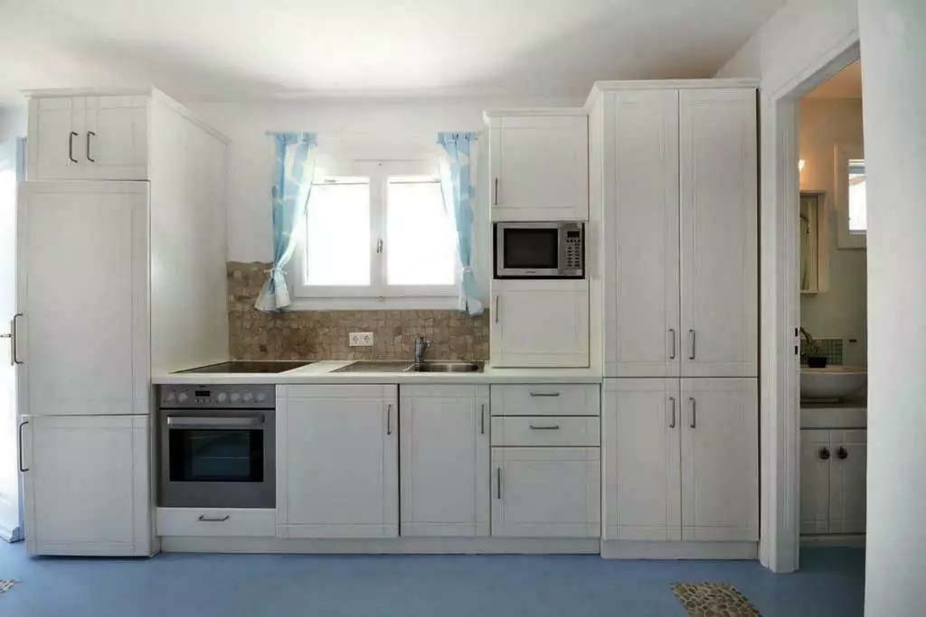 Dual-Level Charm in Mykonos