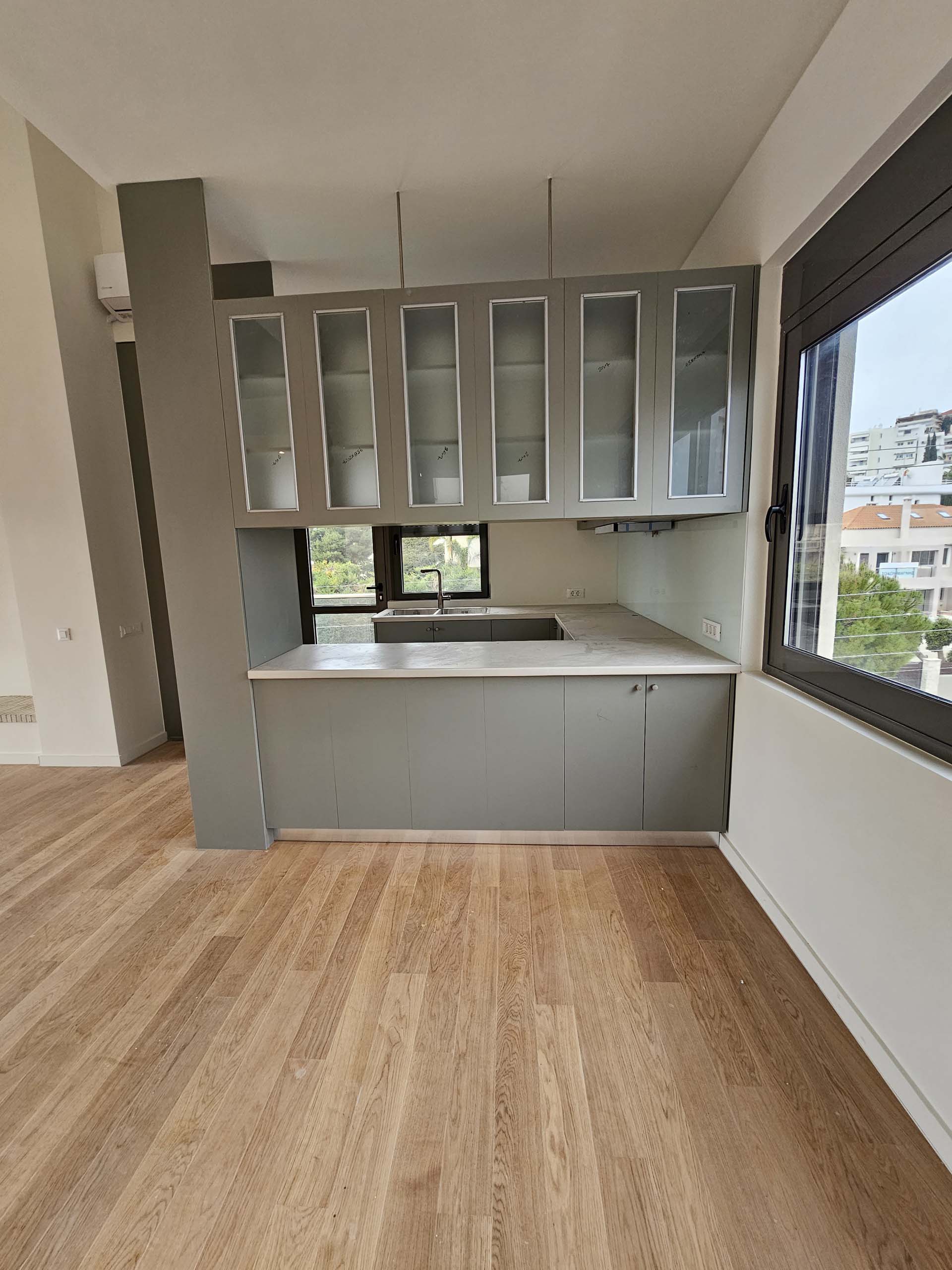 1993af916a6c4bc8ad6d0dd1ec081810-original Stylish Split-Level Living in Voula