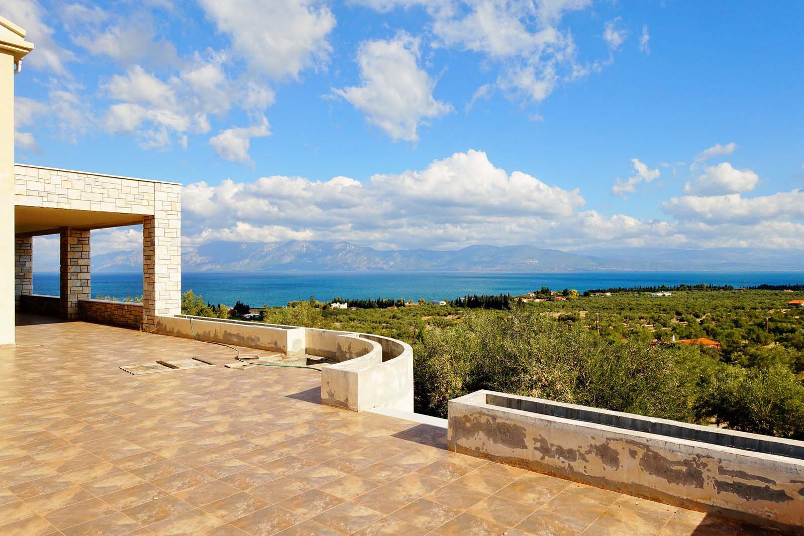 Contemporary Estate with Pool in Anthidonos