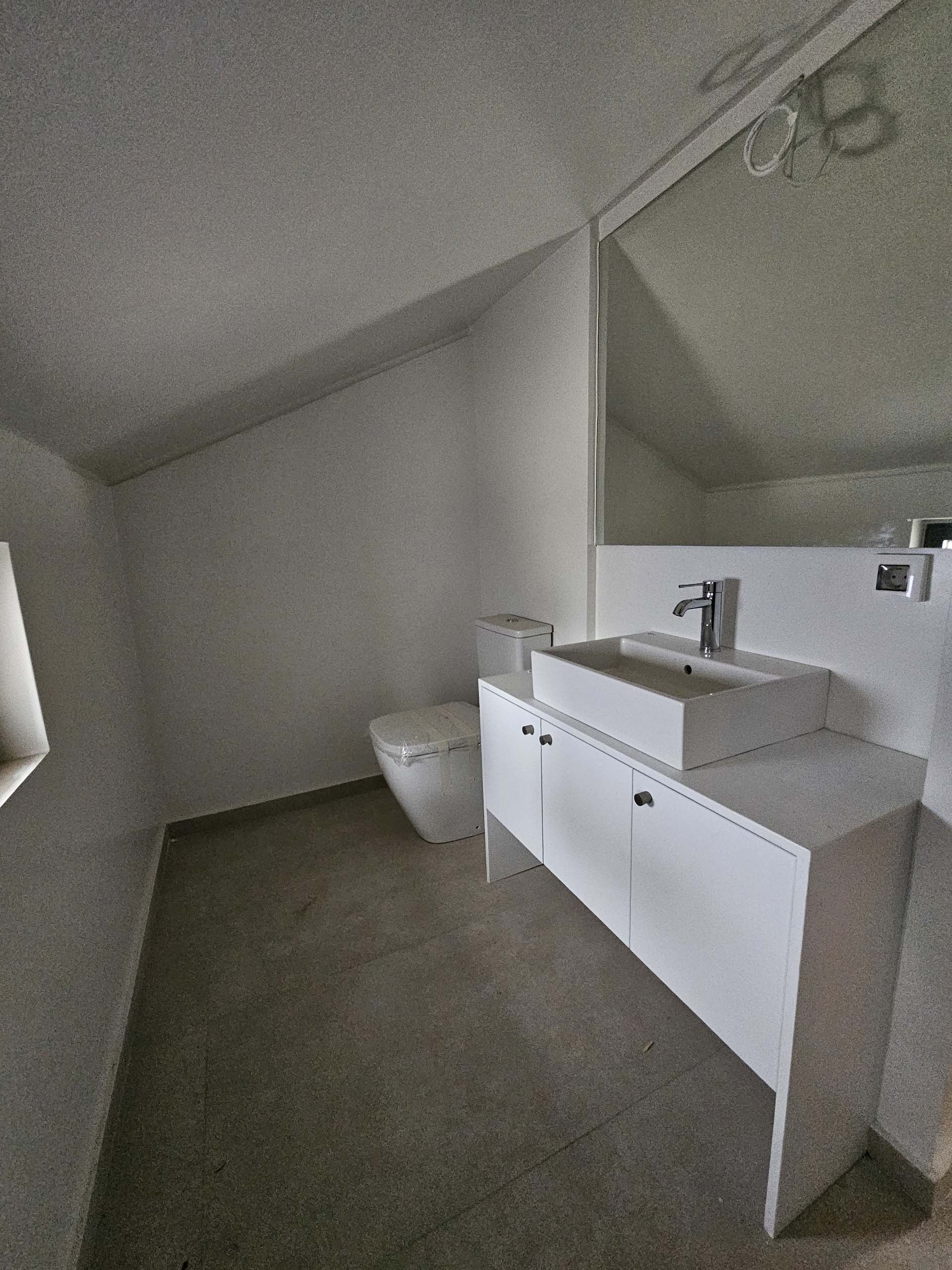 3e9cb35ac4e945f2bb167bcb2391a163-original Stylish Split-Level Living in Voula