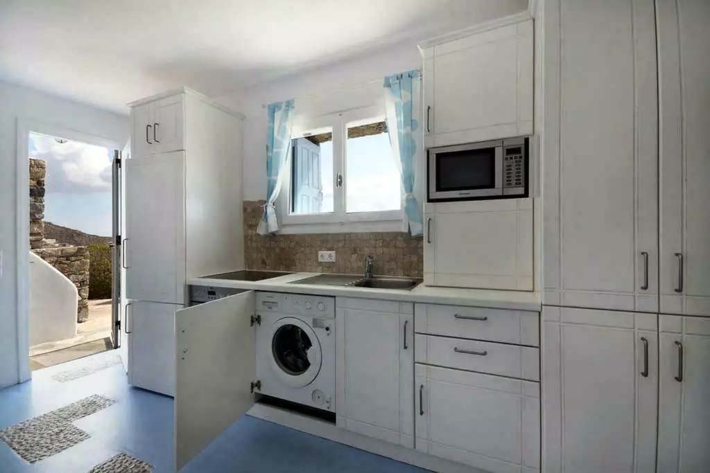 Dual-Level Charm in Mykonos