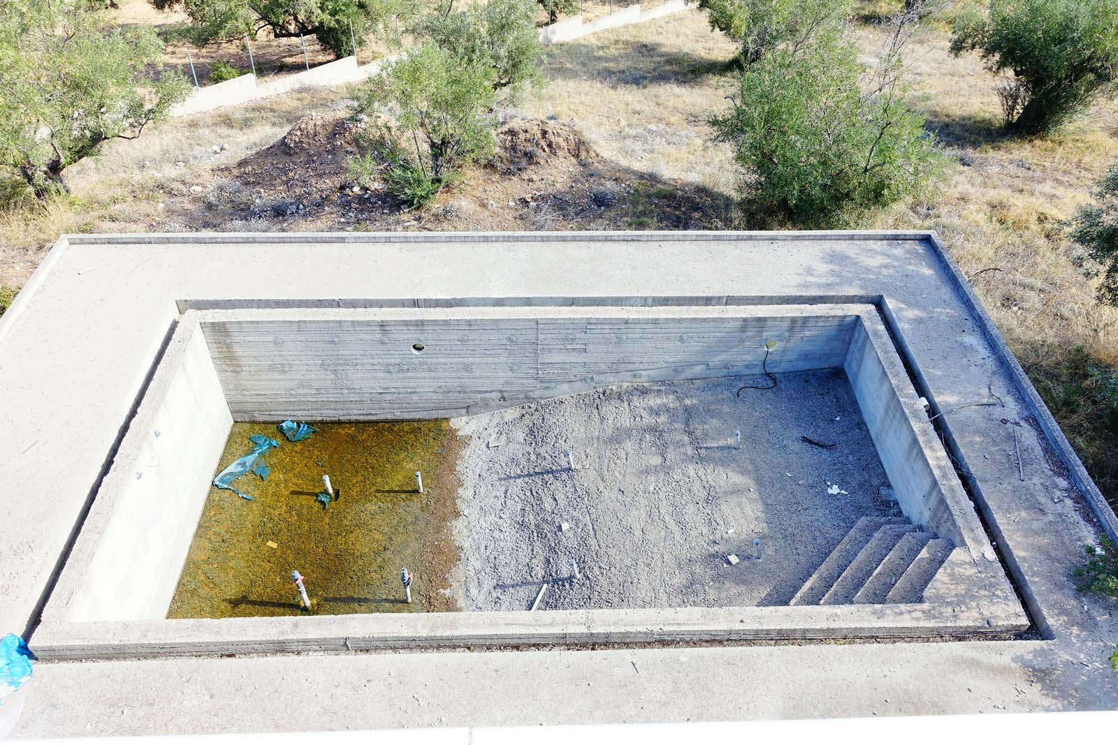 Contemporary Estate with Pool in Anthidonos