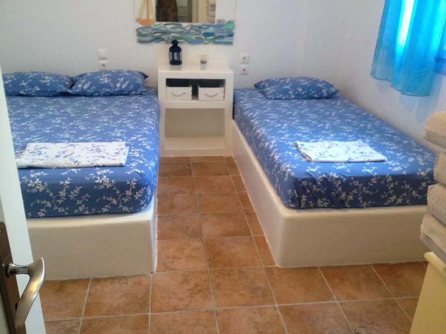 53c67a265d5344e599a394d0da6c61b0-original Dual-Level Charm in Mykonos