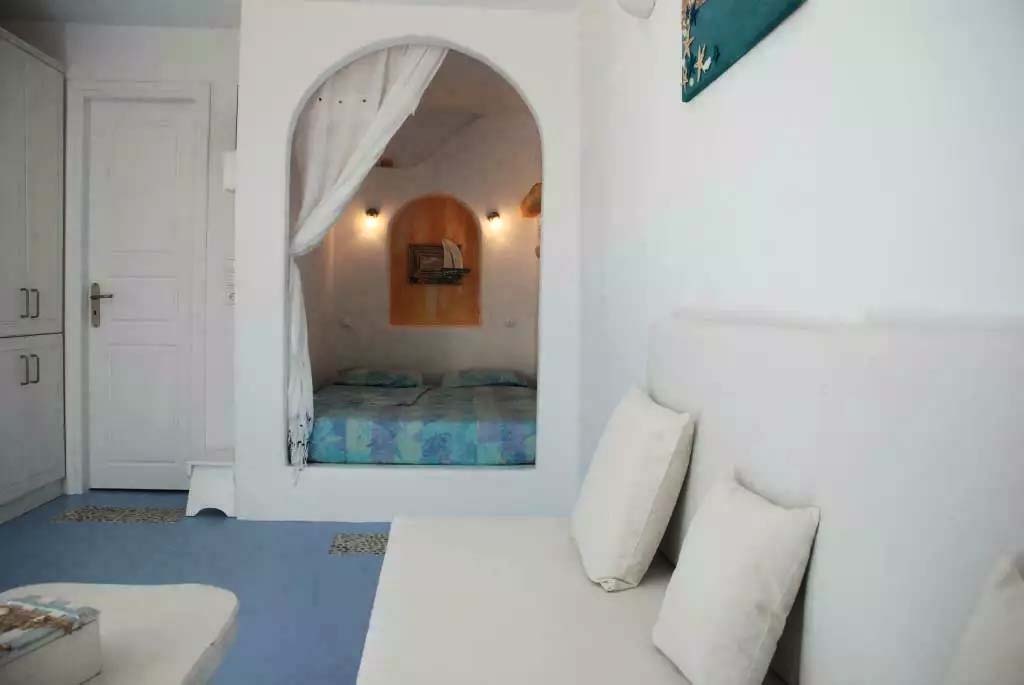Dual-Level Charm in Mykonos