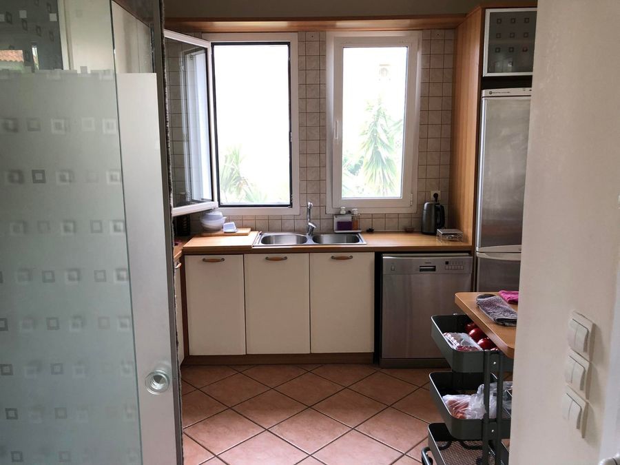 Sea View Residence in Saronida