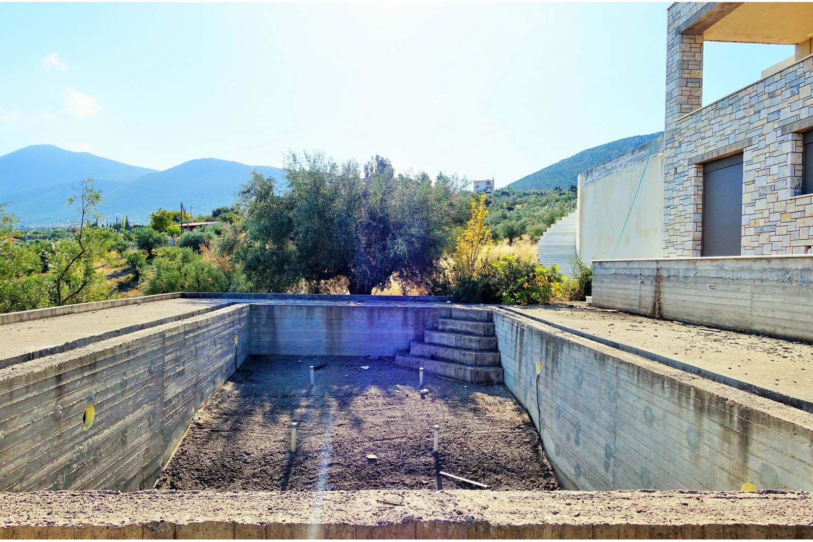 Contemporary Estate with Pool in Anthidonos