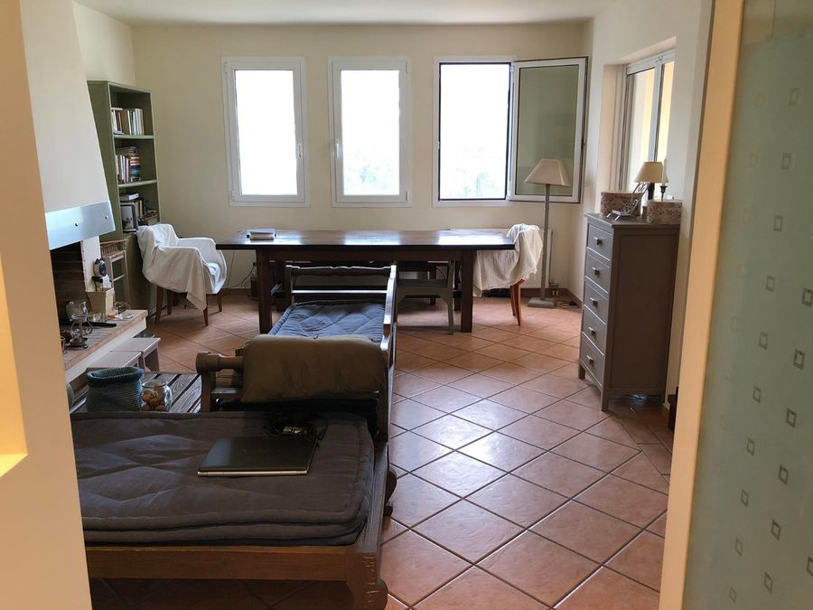 Sea View Residence in Saronida