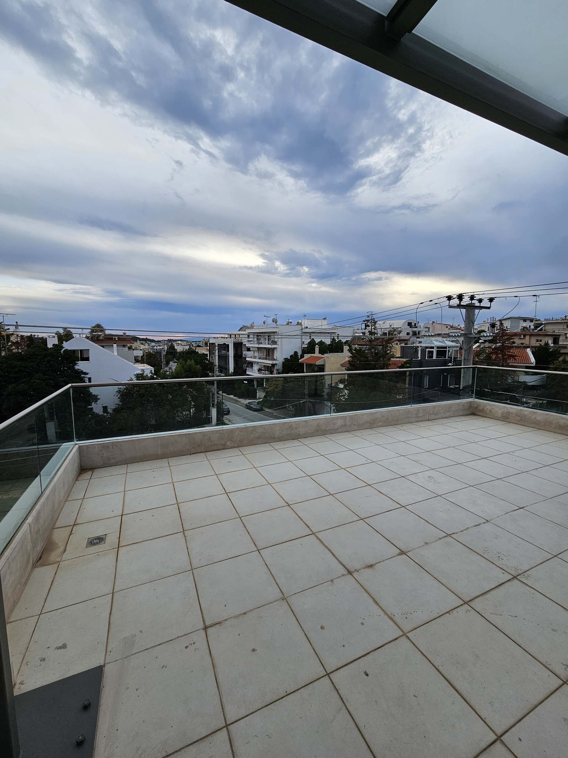 8fc530025066400281cff542fdbb1f26-original Stylish Split-Level Living in Voula