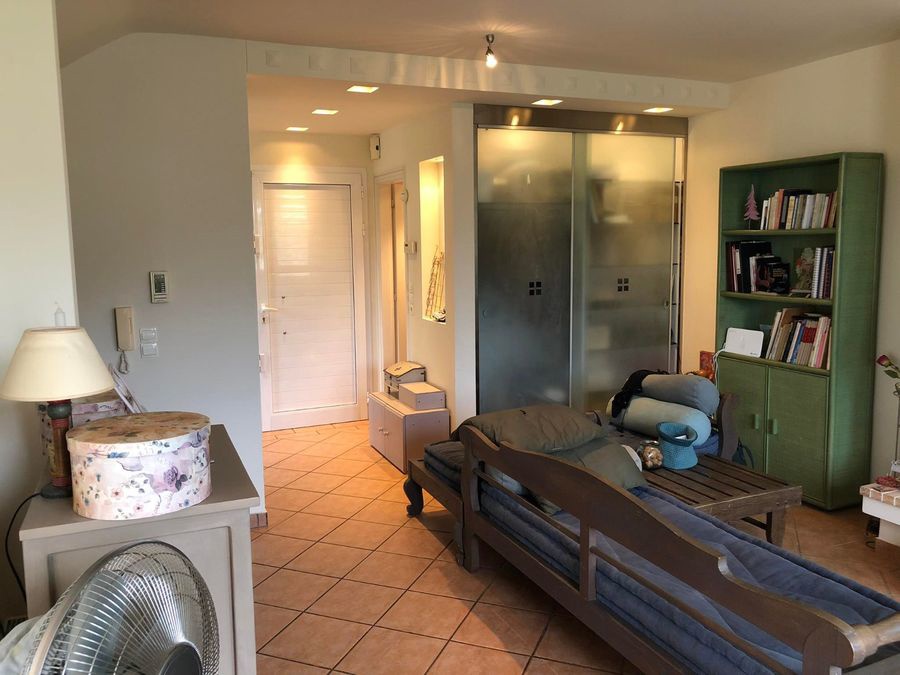 Sea View Residence in Saronida