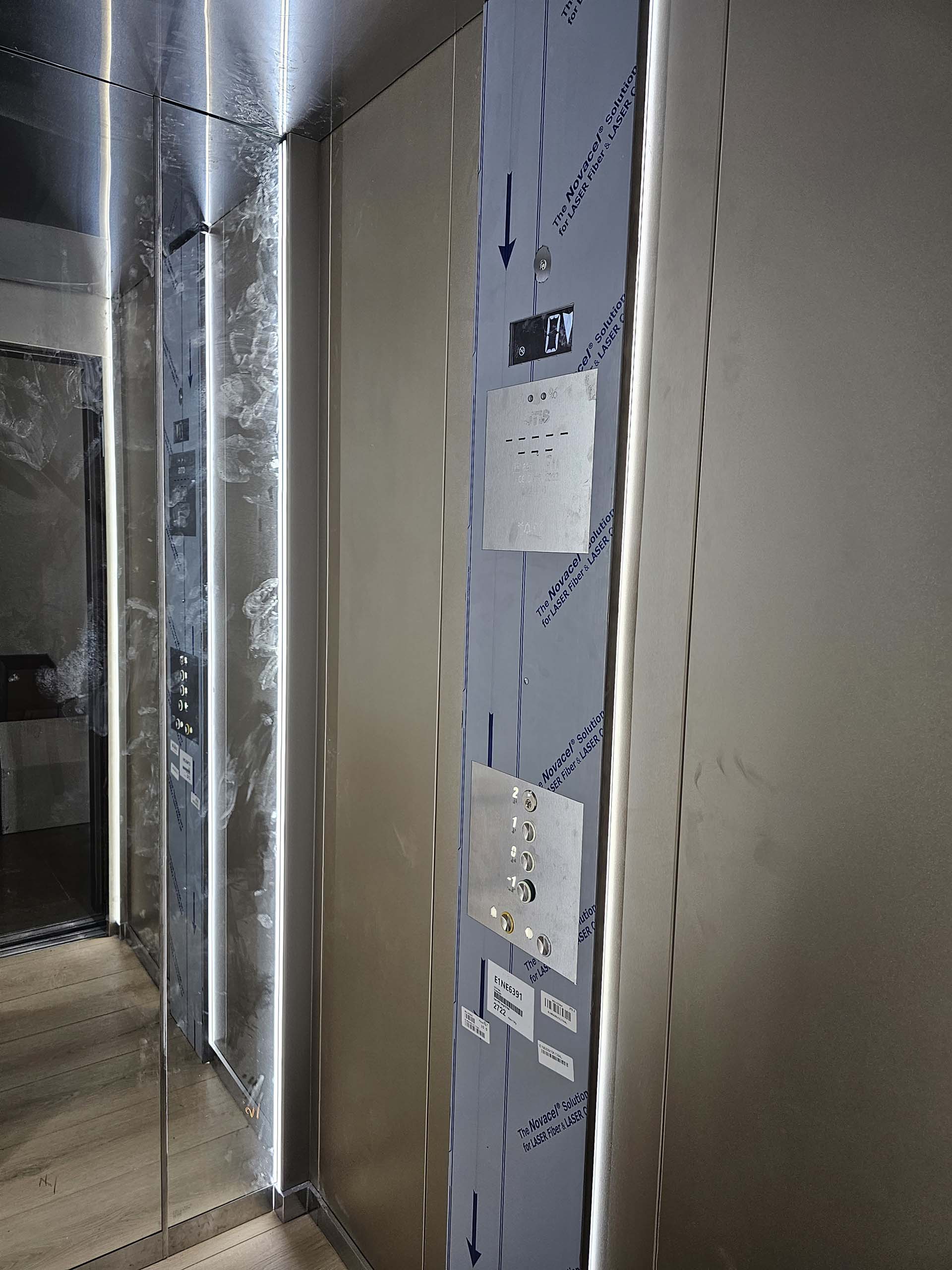 a5372bb23533447bba858a1dc79d0337-original Stylish Split-Level Living in Voula