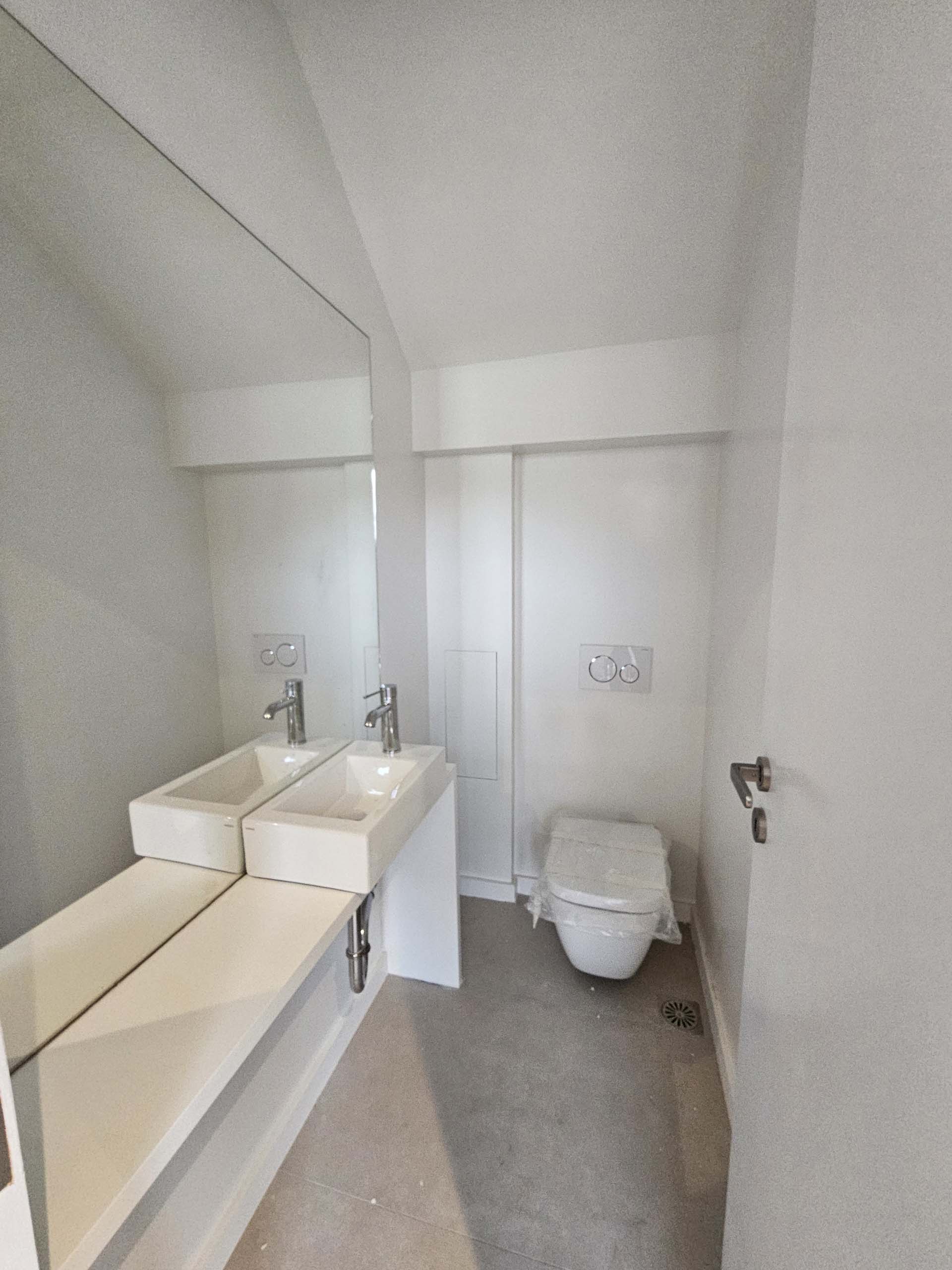 b48f00410ef0456983ec4d471991d858-original Stylish Split-Level Living in Voula