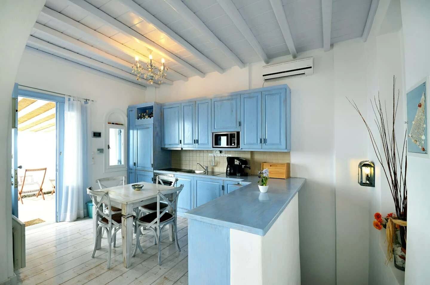 b63fc8fac480454e9dda2e945e30c4f6-original Dual-Level Charm in Mykonos