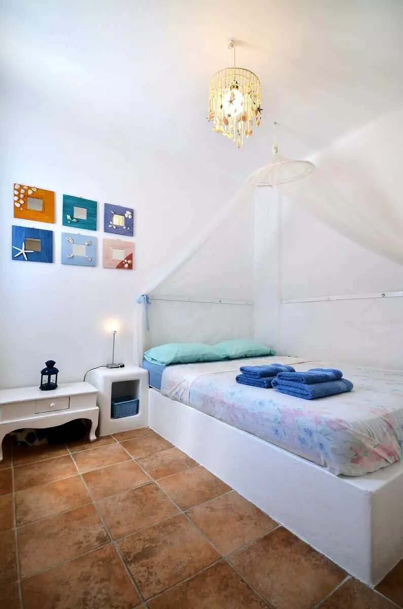 bac5143b6b4e470792f322dcb73a97ed-original Dual-Level Charm in Mykonos