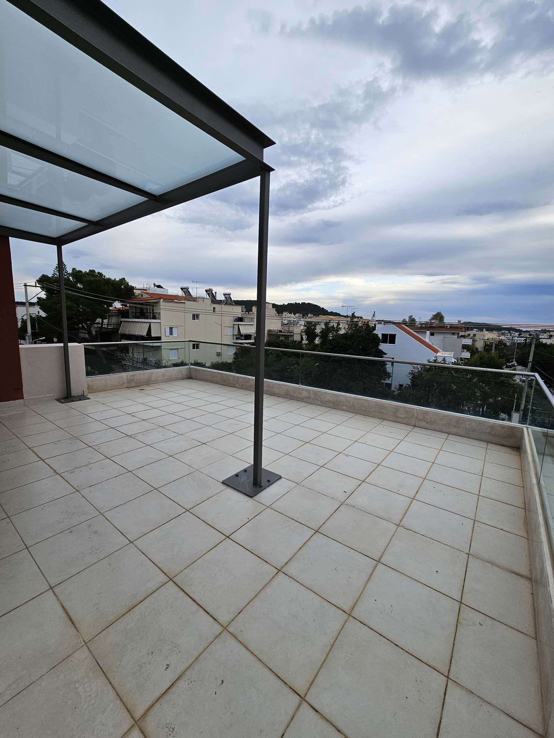 c3884418914b49f9b0cc4be1e424fc35-original Stylish Split-Level Living in Voula