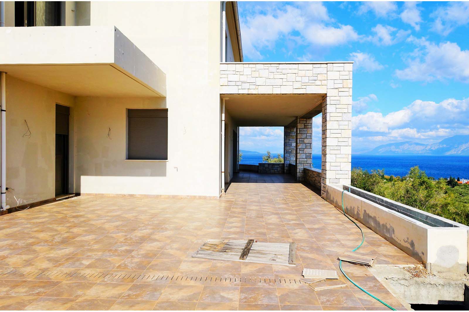 Contemporary Estate with Pool in Anthidonos