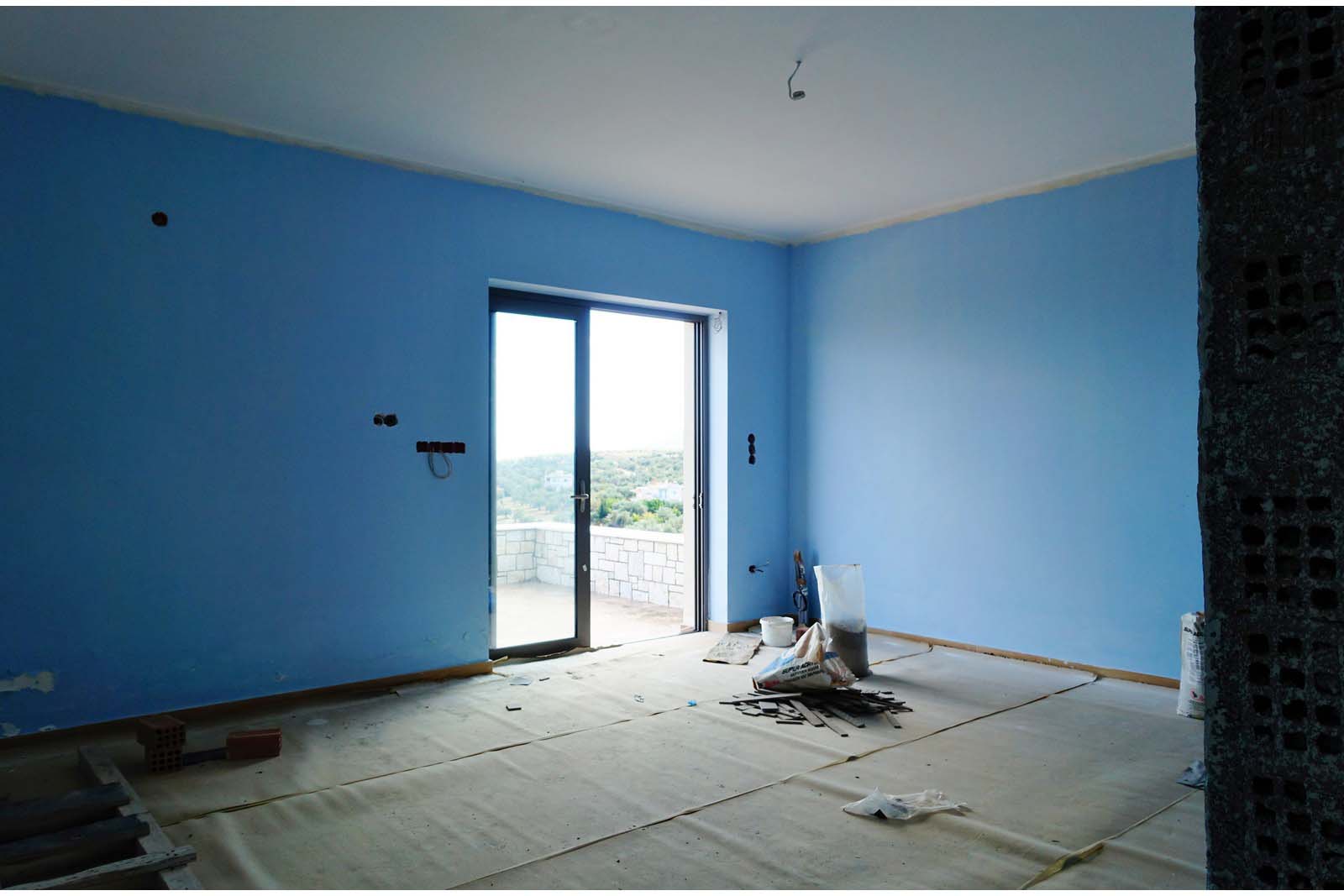 Contemporary Estate with Pool in Anthidonos