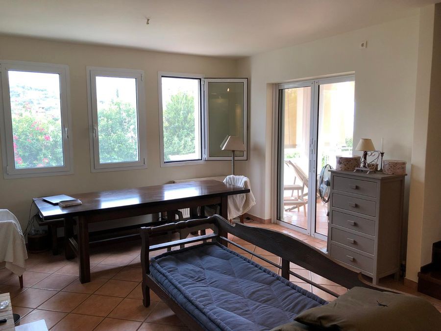 Sea View Residence in Saronida