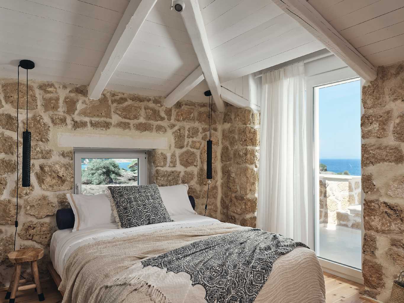 Ultra-Private Retreat with Direct Sea Access