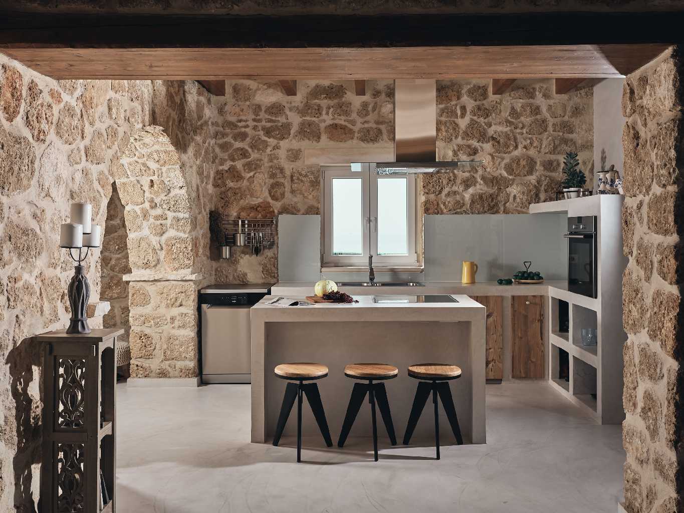 Ultra-Private Retreat with Direct Sea Access