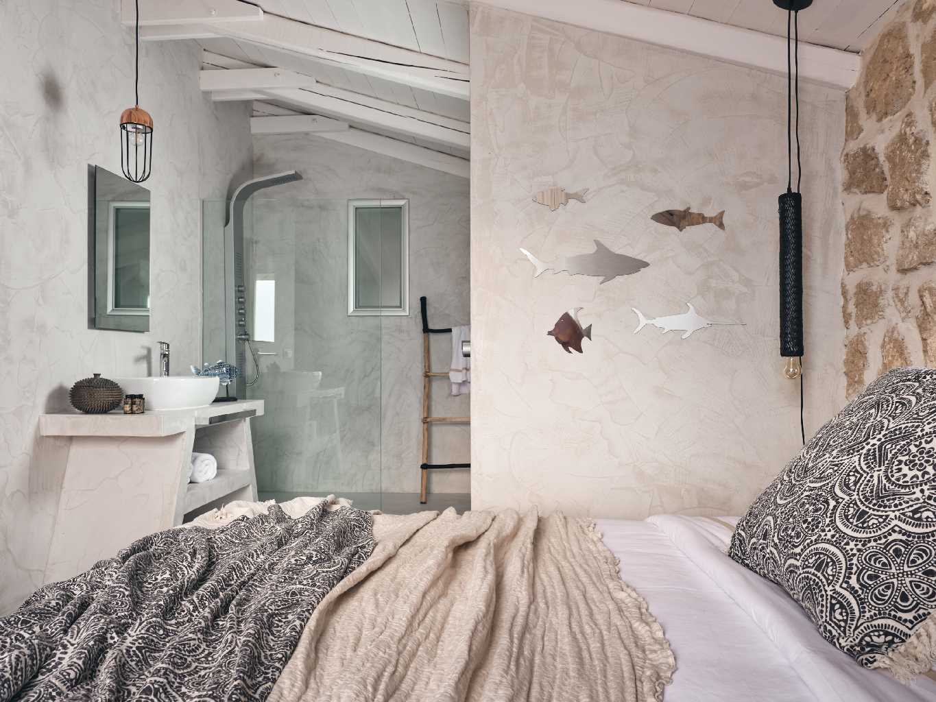 Ultra-Private Retreat with Direct Sea Access