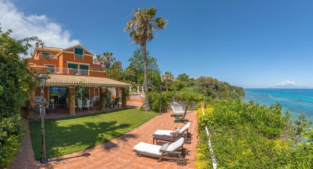 Seafront Villa for Sale – Beachfront Luxury in Akrotiri