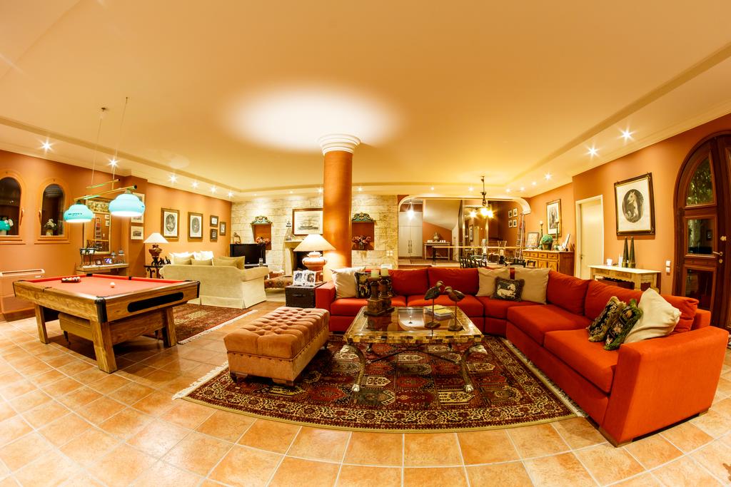 Seafront Villa for Sale – Beachfront Luxury in Akrotiri