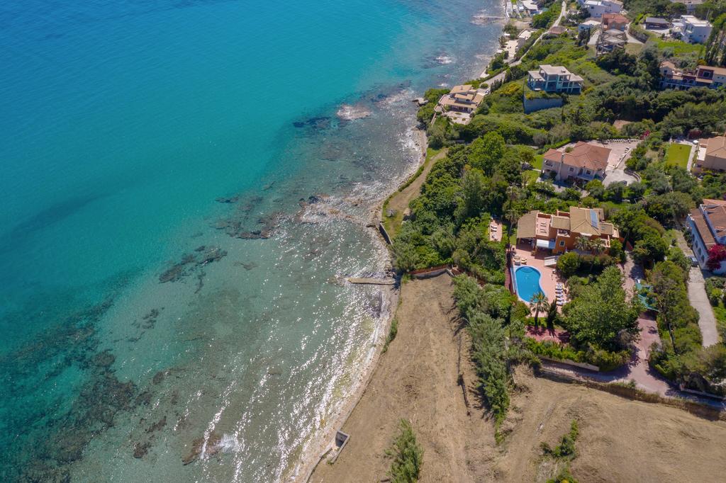 Seafront Villa for Sale – Beachfront Luxury in Akrotiri