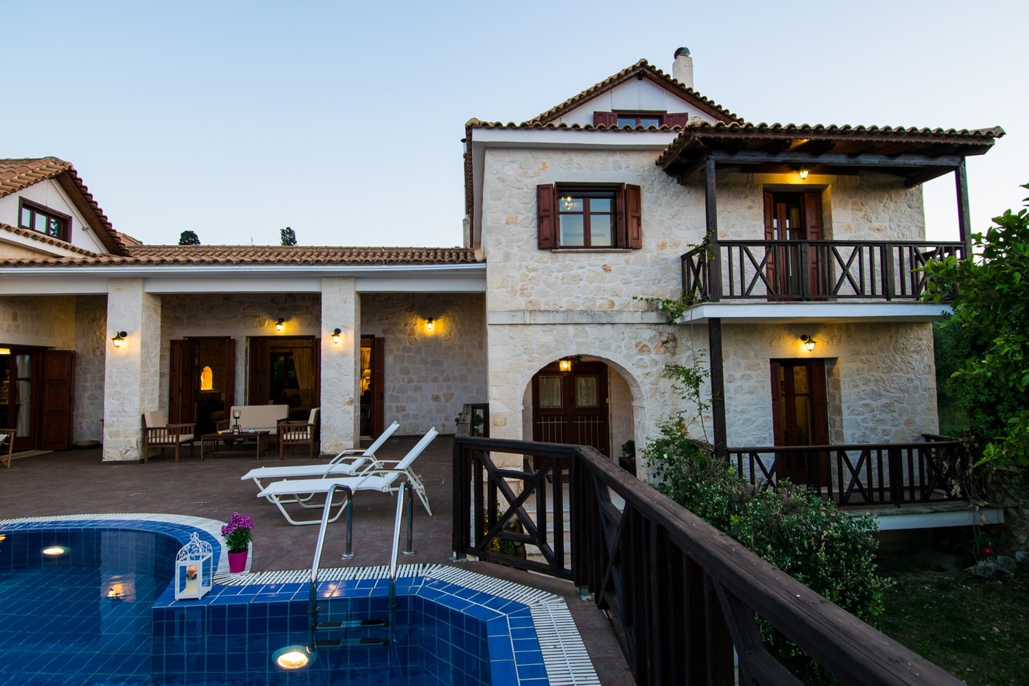 Tranquil Luxury Near the Sea