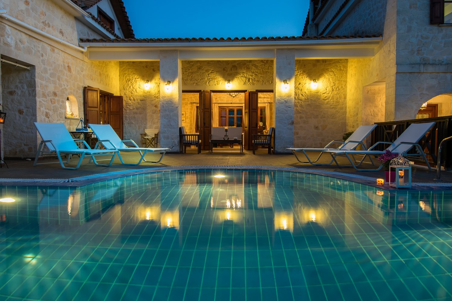 Tranquil Luxury Near the Sea