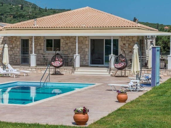 Dual Luxury Residences Near the Sea in Alykes