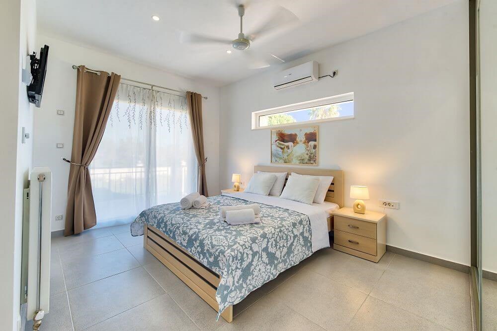 Dual Luxury Residences Near the Sea in Alykes