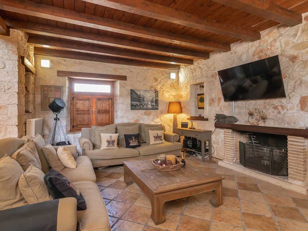 Mountain View Retreat Near Zakynthos Town