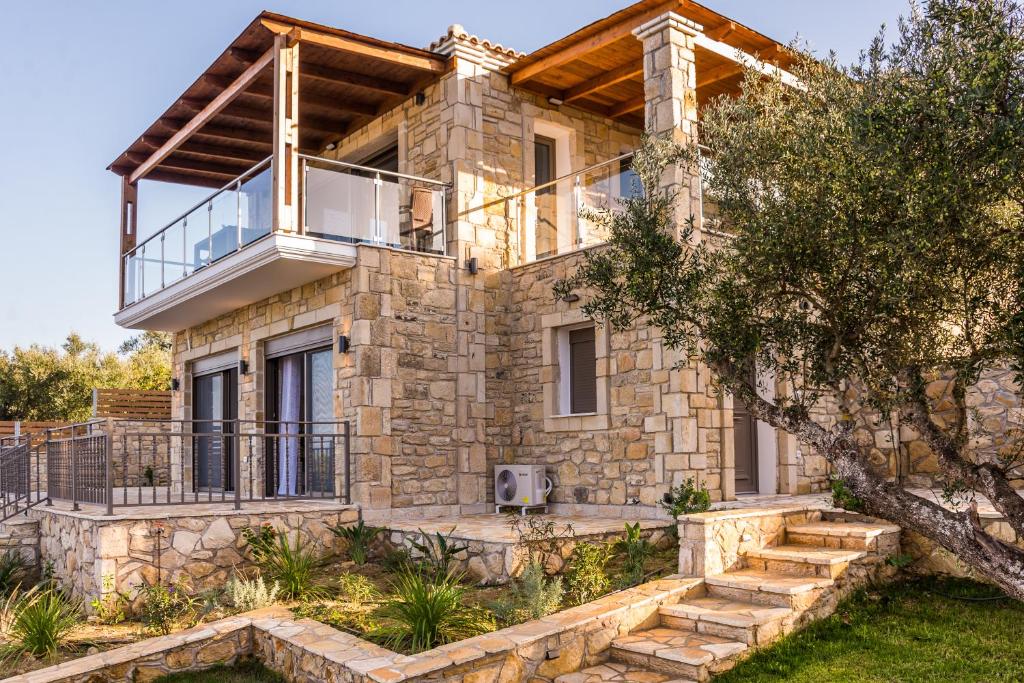 Modern Comfort Near the Sea in Kypseli