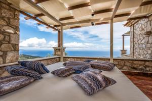 Rustic Elegance with Panoramic Sea Views in Skinaria