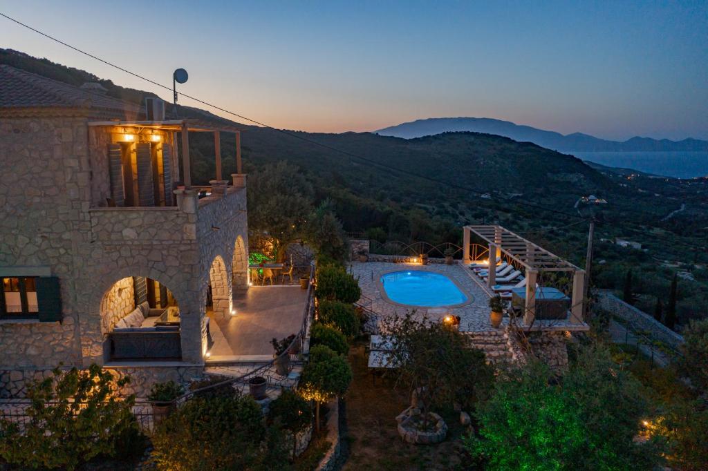 Rustic Elegance with Panoramic Sea Views in Skinaria