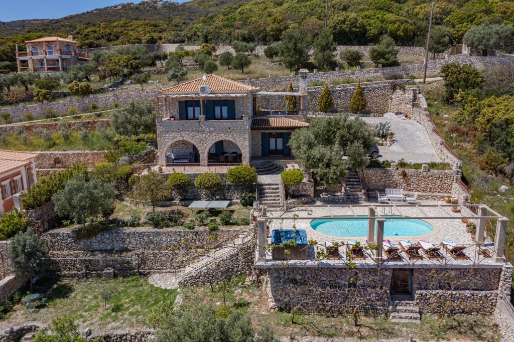 Rustic Elegance with Panoramic Sea Views in Skinaria