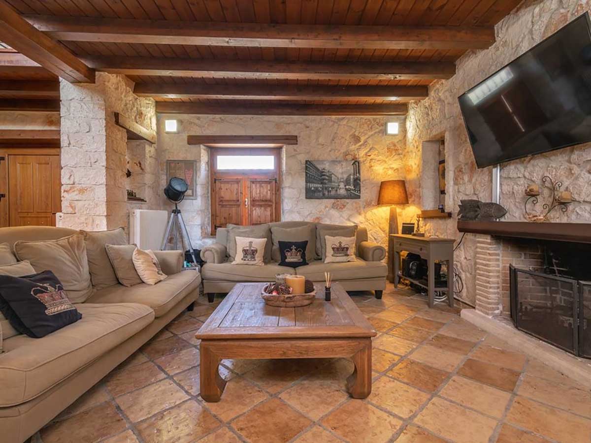 Mountain View Retreat Near Zakynthos Town