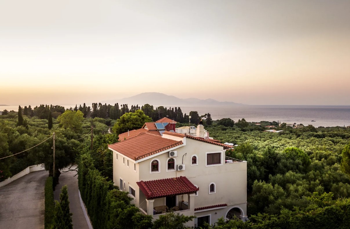 Spacious Living Near Zakynthos Town & Tsilivi