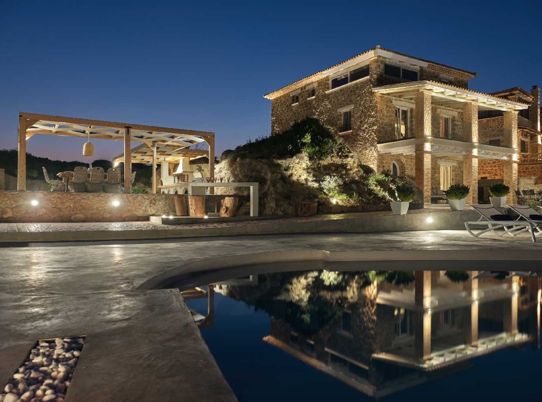 Ultra-Private Retreat with Direct Sea Access