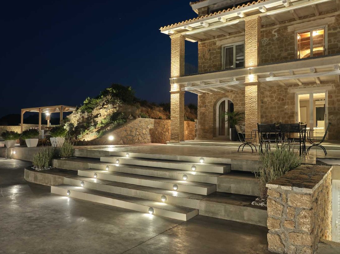 Ultra-Private Retreat with Direct Sea Access