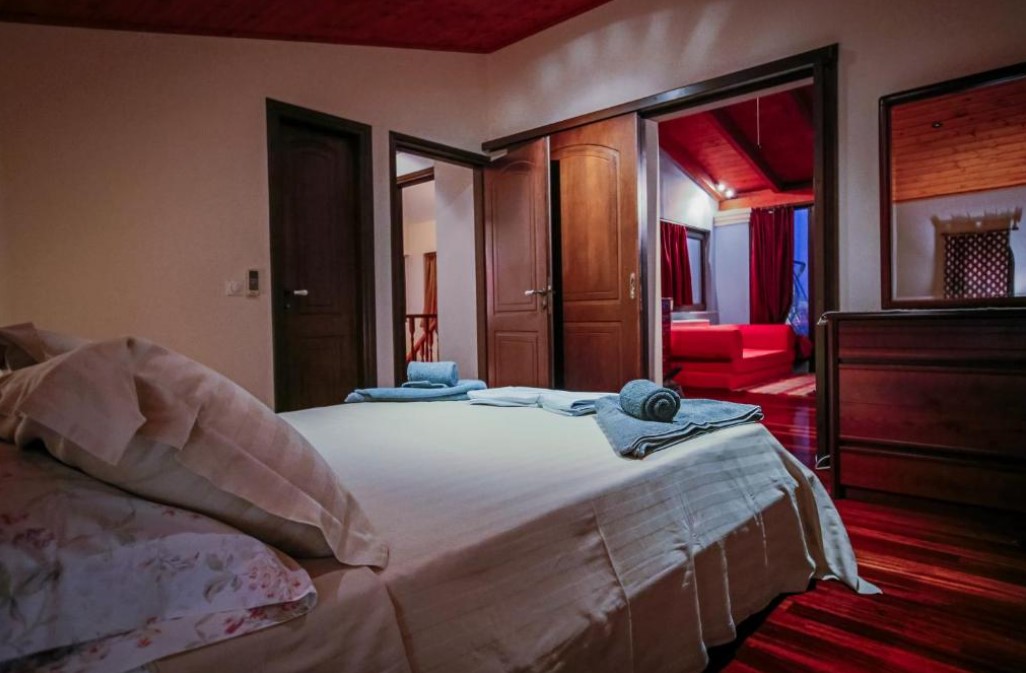 Spacious Living Near Zakynthos Town & Tsilivi