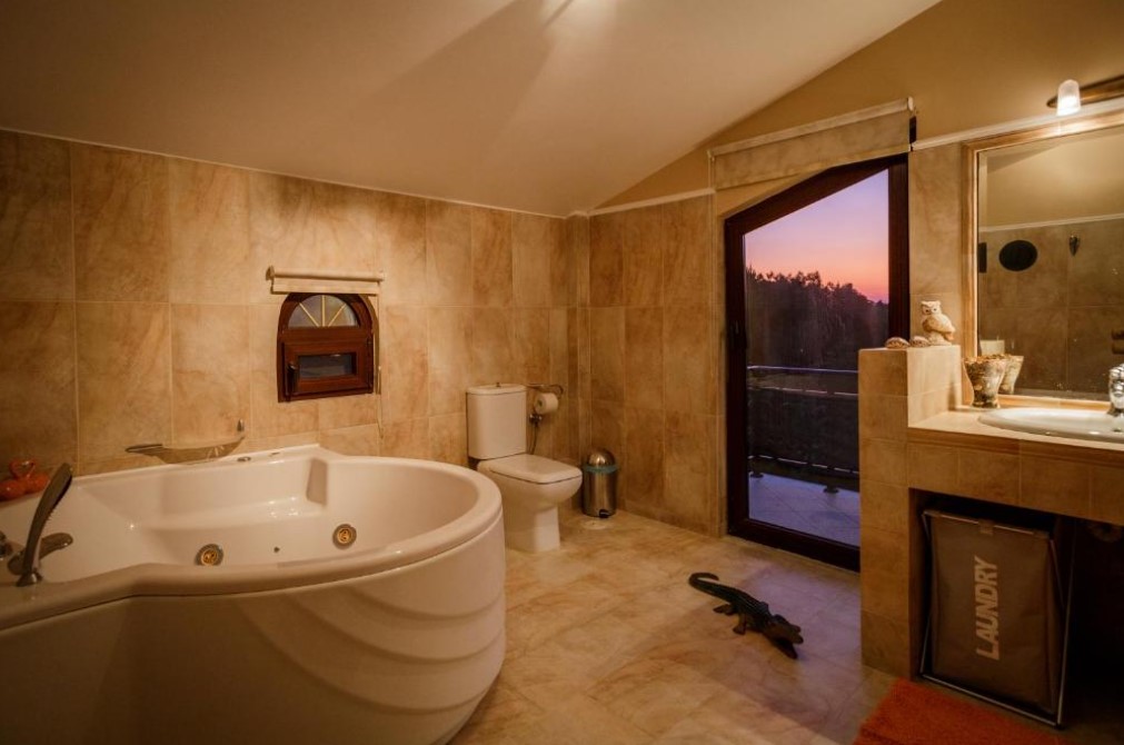 Spacious Living Near Zakynthos Town & Tsilivi