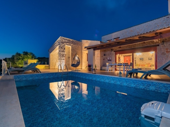 Coastal Living in Agios Nikolaos