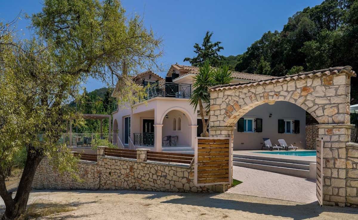 Contemporary Elegance Near Dafni Beach, Vasilikos