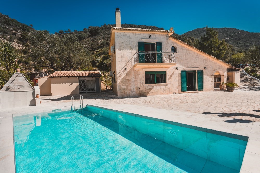 Panoramic Sea Views in Peaceful Kalamaki