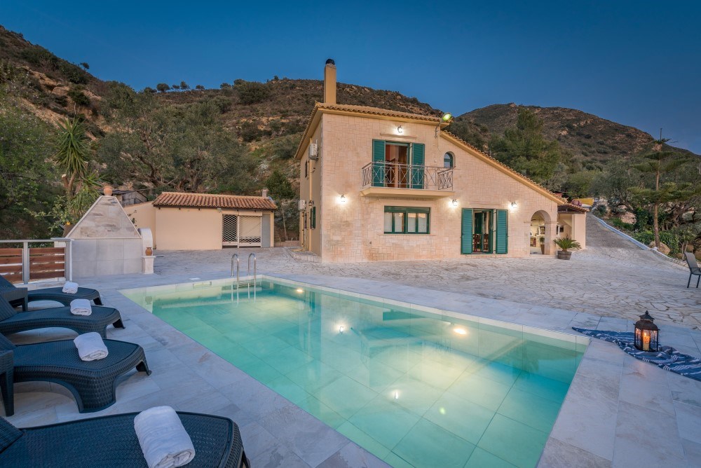 Panoramic Sea Views in Peaceful Kalamaki